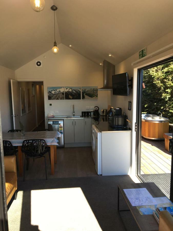 Black Beech House with Stunning Outdoor Bath Lake Tekapo Exterior foto